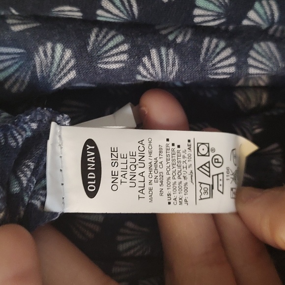 Old Navy Printed Infinity Scarf - Picture 3 of 3